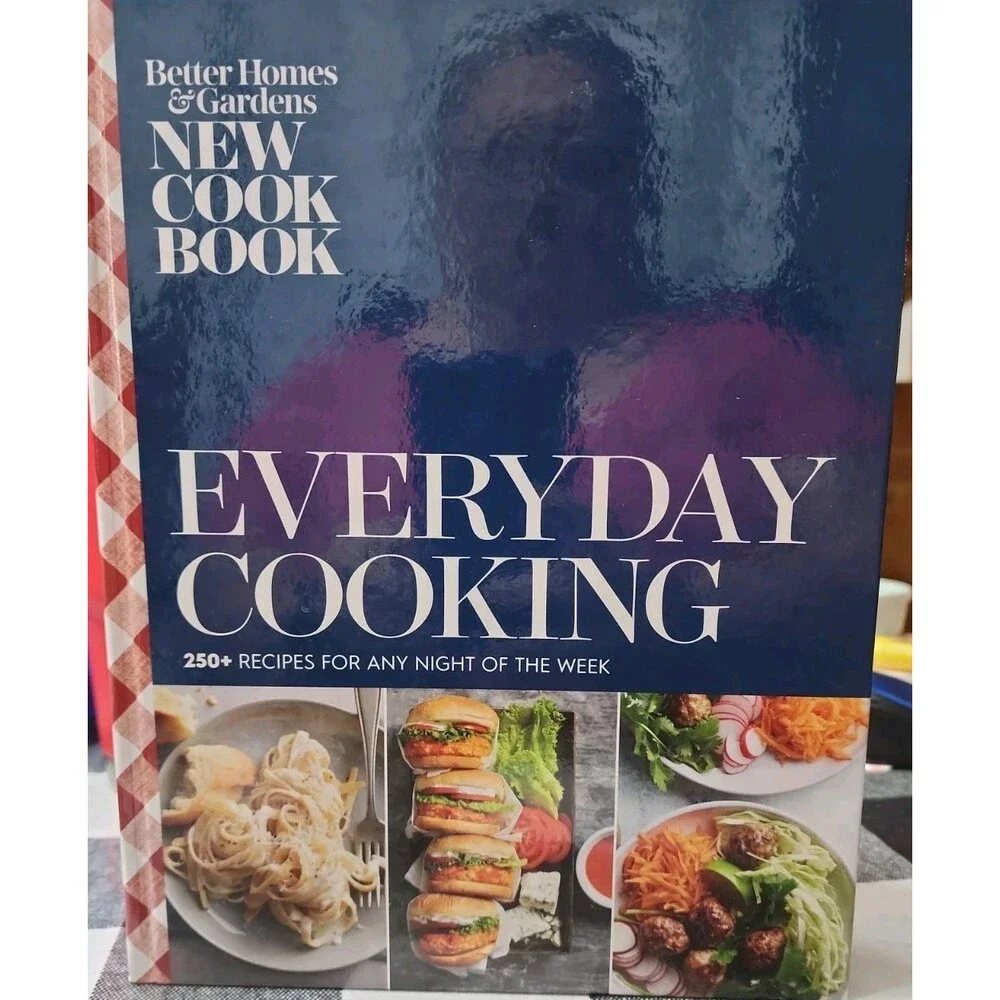Better Homes & Gardens New Cookbook - Everyday Baking - 275+ Reci